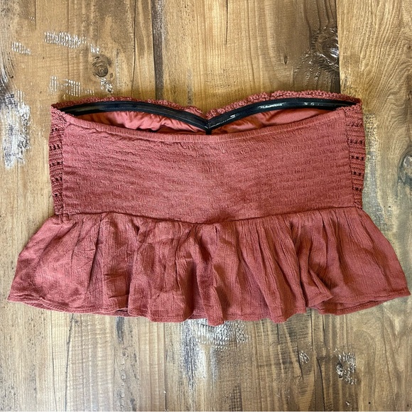 American Eagle Women’s Strapless Peplum Style Knit Crop Top - Picture 5 of 7